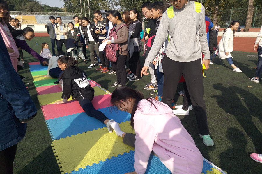 1477822274251668.jpg 15卓越二班吉尼斯运动会.jpg.jpg