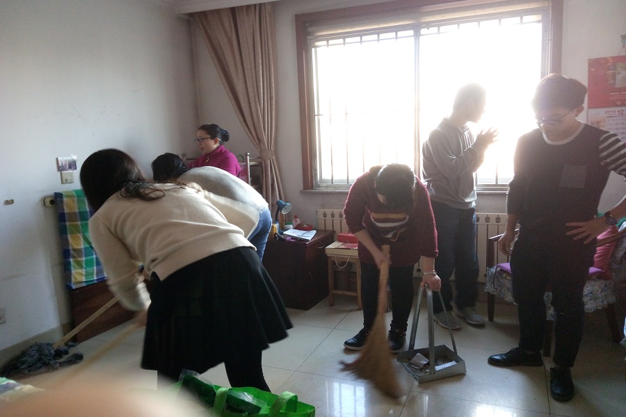 1481904067379650.jpg 15级本硕3班赴济南市社会福利院开展志愿服务活动2.JPG