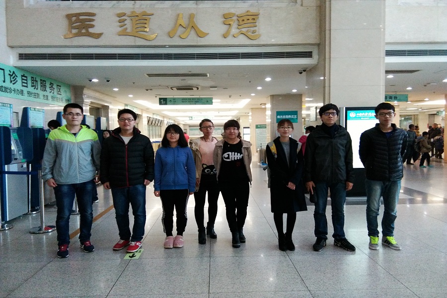1479579720617198.jpg 14级临七1班导医台005.jpg