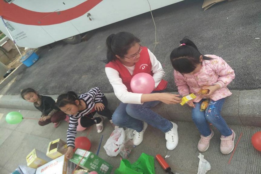 1491316897391419.jpg 16级本硕一班泉城公园血站志愿活动1.jpg