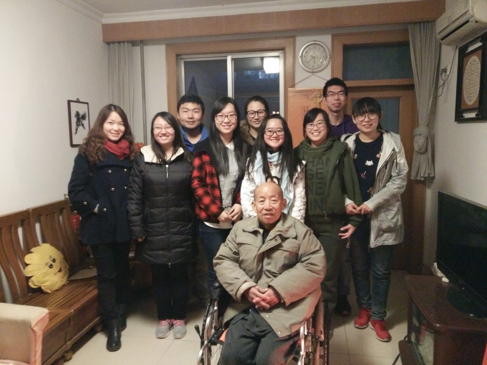 1447340346436083.jpg 13级临七三班关爱独居老人活动.jpg
