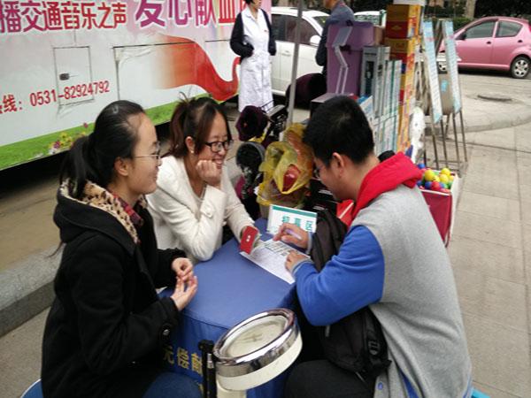 1447339176844954.jpg 13级临七三班泉城公园志愿服务2 改.jpg