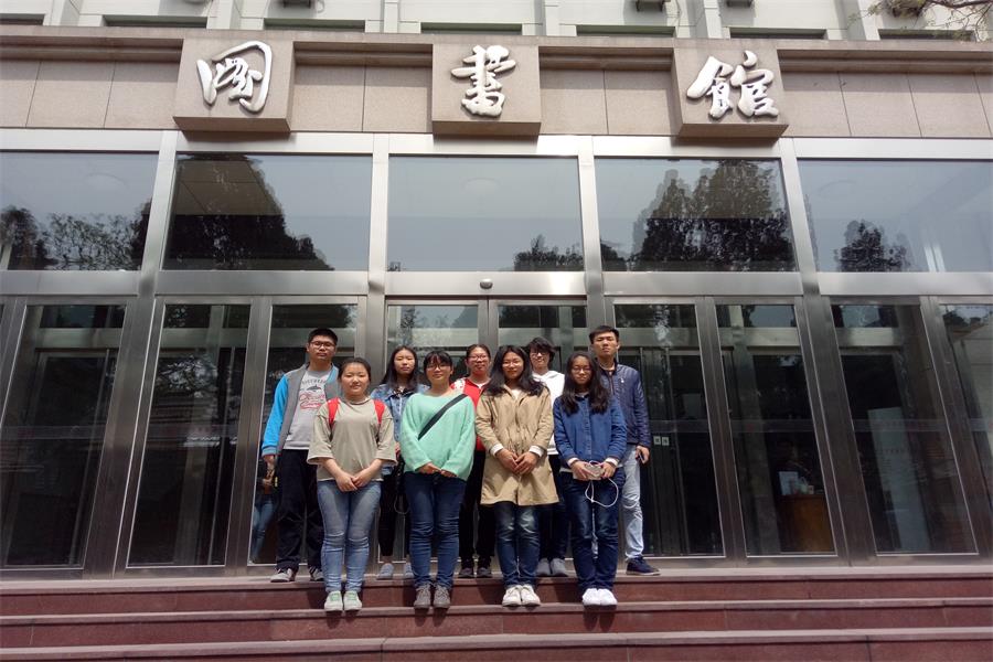 1492355242692678.jpg 16卓越一班图书馆自主志愿活动.jpg
